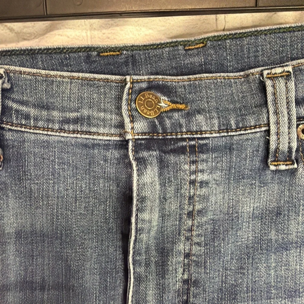 LL‎ Bean Men's Size 35x28 Jeans Standard Fit Straight Leg